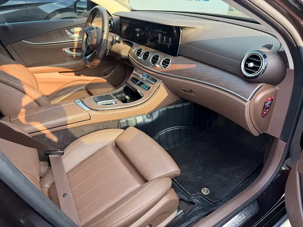 Mercedes-Benz E-Class 2020 — фото 11