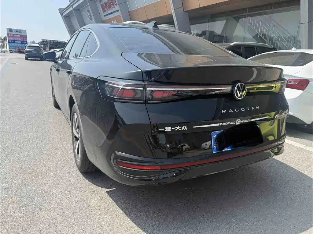 Volkswagen Magotan 2024