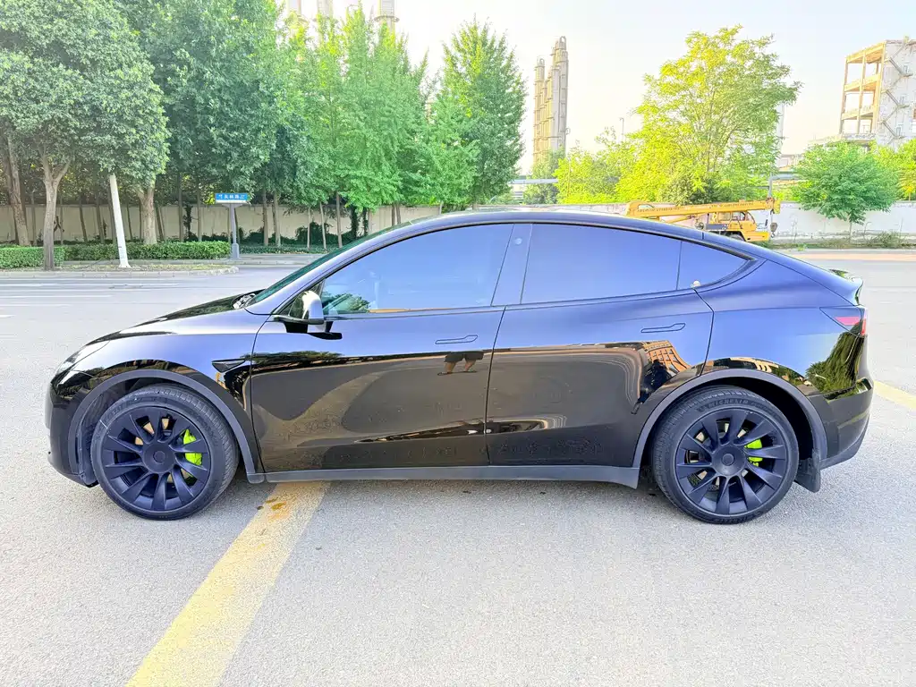 Tesla Model Y 2023 — фото 4