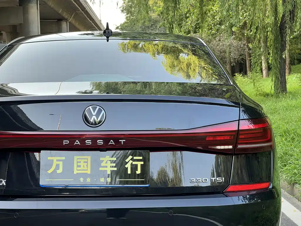 Volkswagen Passat 2021 — фото 11