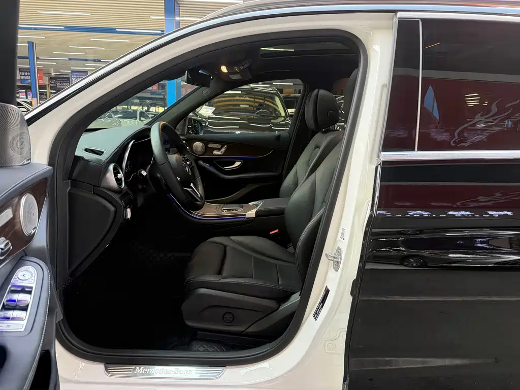 Mercedes-Benz GLC 2023