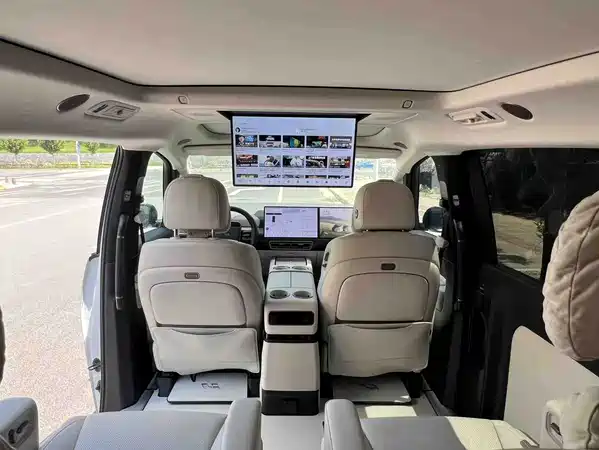 Li Auto MEGA 2025
