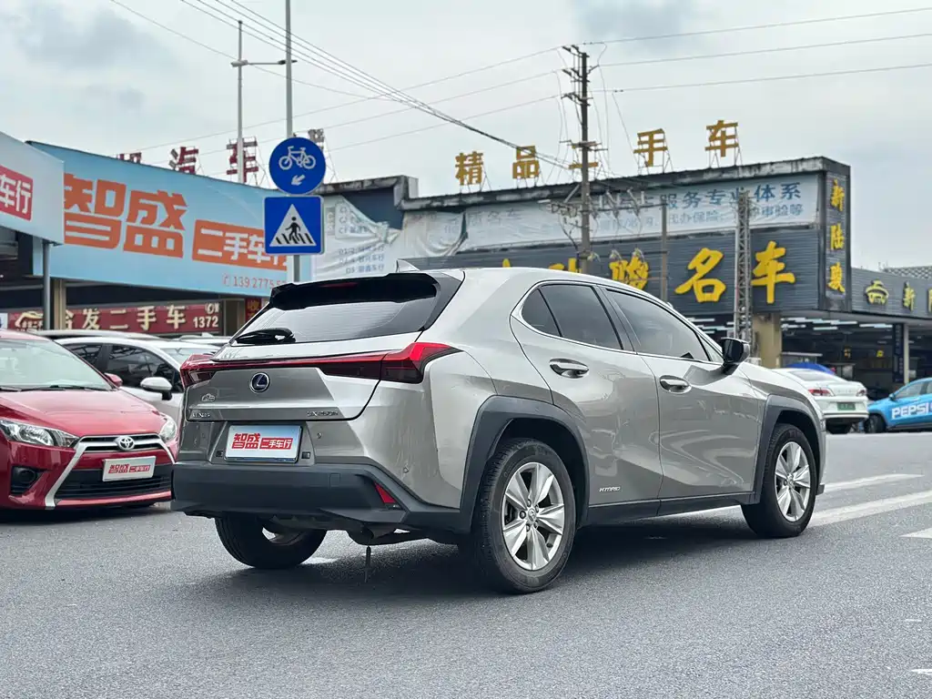 Lexus UX 2022 — фото 3