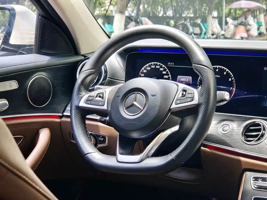 Mercedes-Benz E-Class 2018 — фото 6