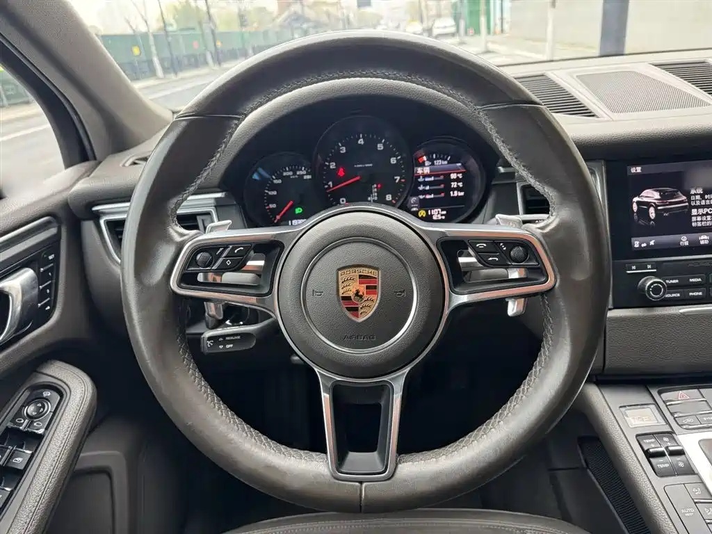 Porsche Macan 2018 — фото 3