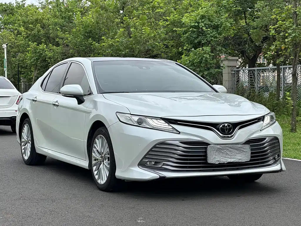 Toyota Camry 2020 — фото 3