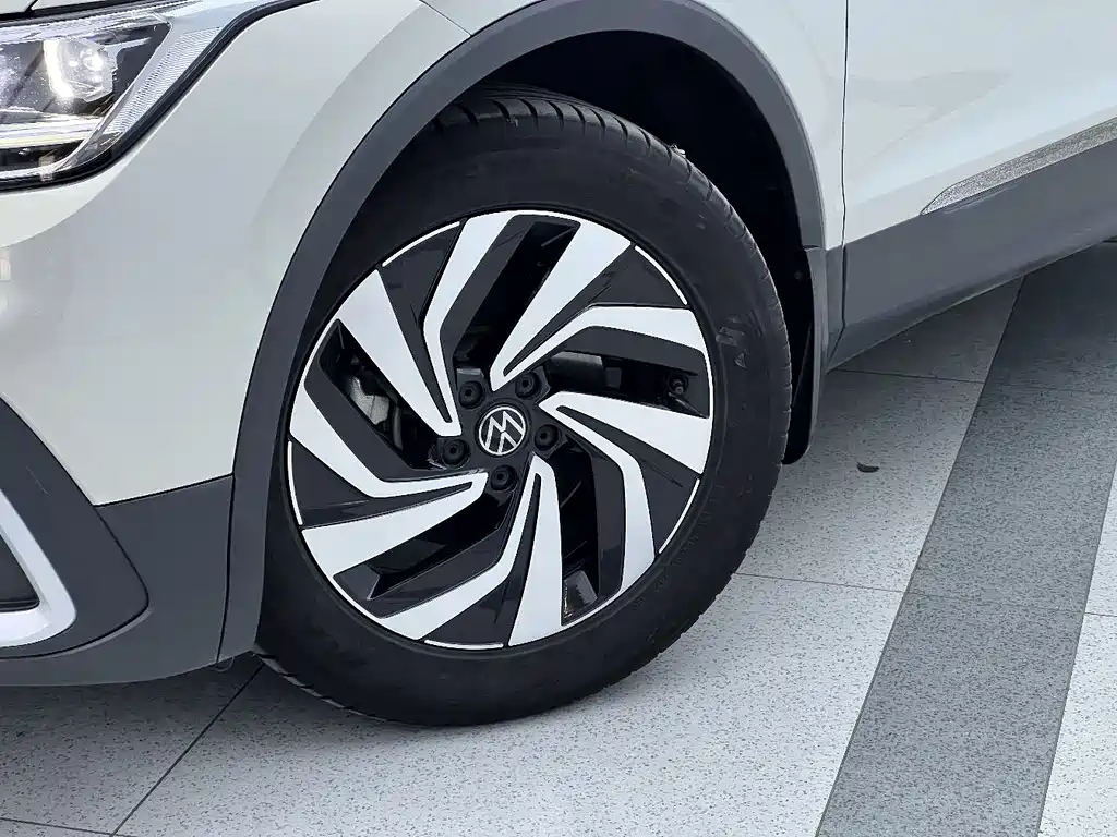 Volkswagen Tiguan L 2022 — фото 5