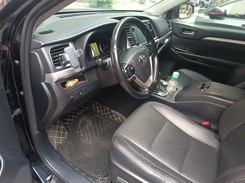 Toyota Highlander 2017 — фото 14