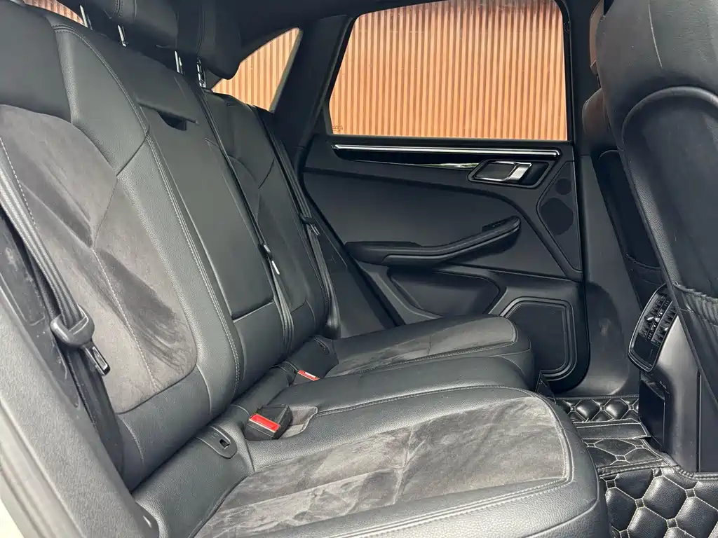 Porsche Macan 2016 — фото 18