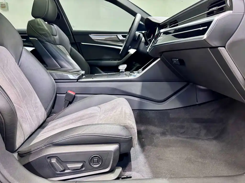 Audi A6L 2021 — фото 20