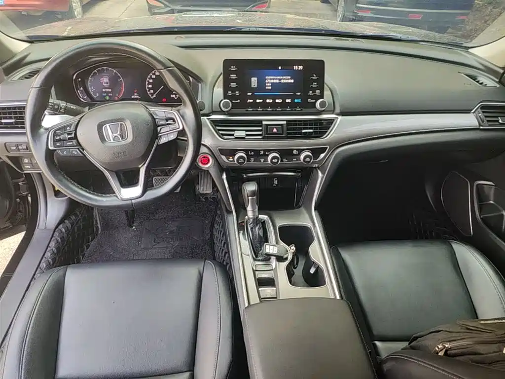 Honda Accord 2021 — фото 10