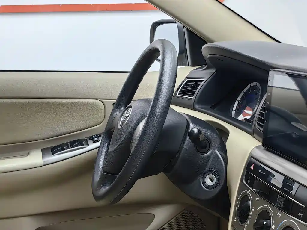 Toyota Corolla 2015 — фото 22