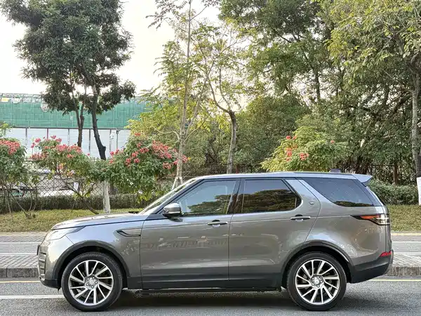 Land Rover Discovery 2018
