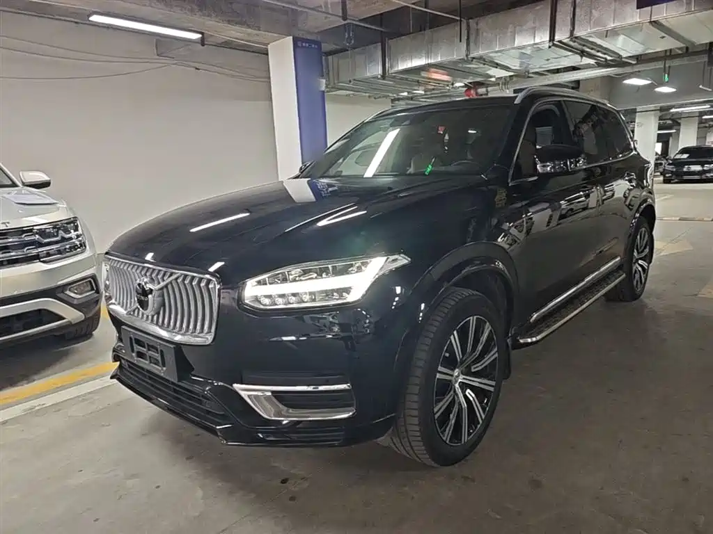 Volvo XC90 2022 — фото 1
