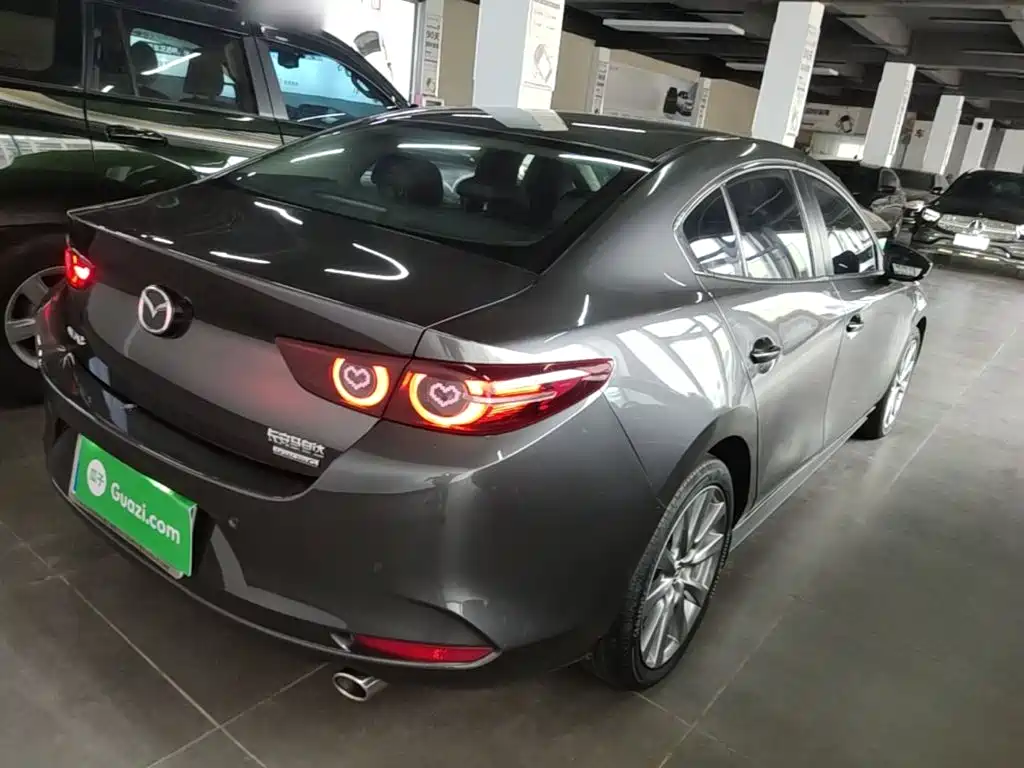 Mazda 3 Axela 2022