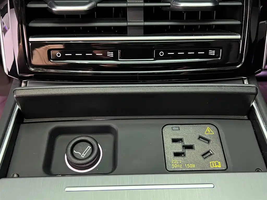 Audi A8 2021 — фото 17