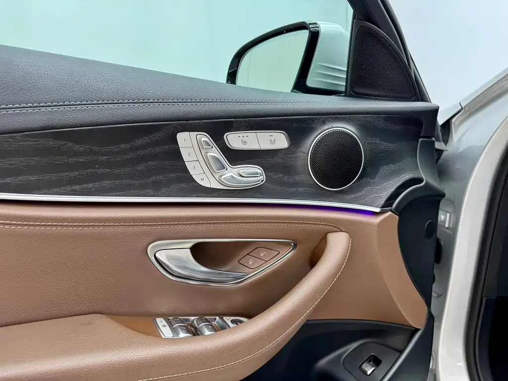 Mercedes-Benz E-Class 2016 — фото 8