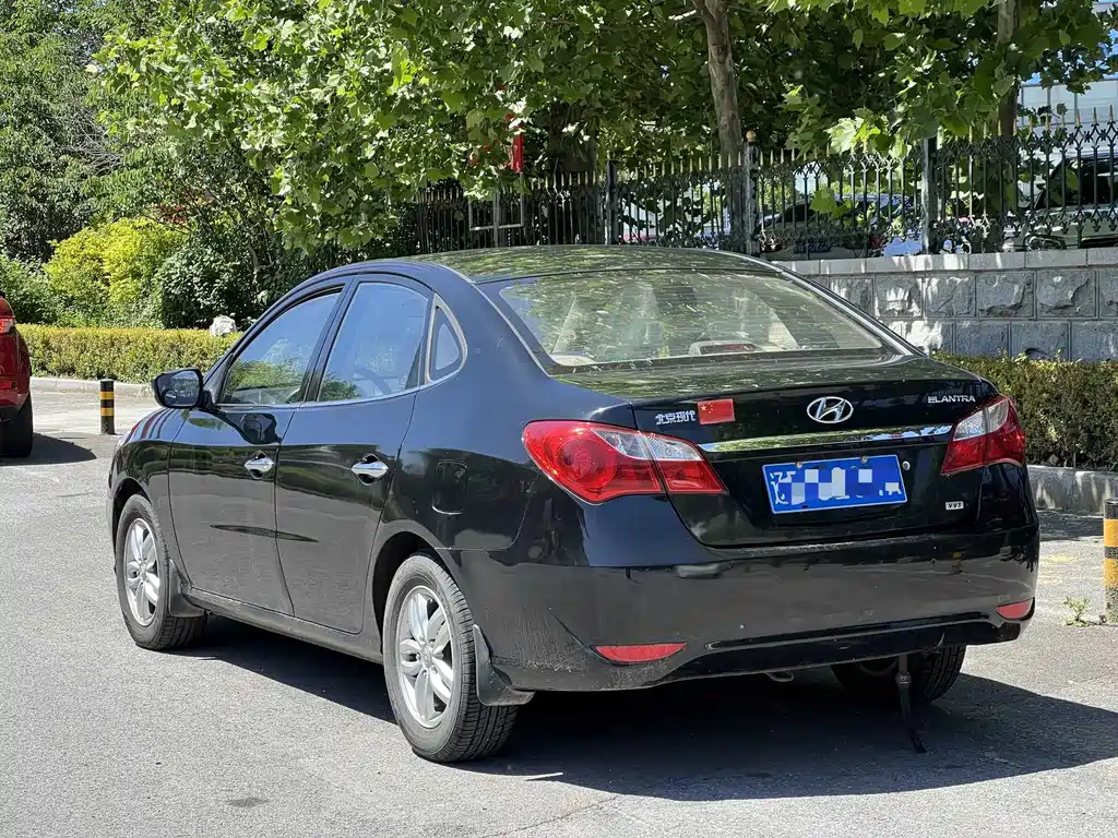 Hyundai Elantra 2012 — фото 12