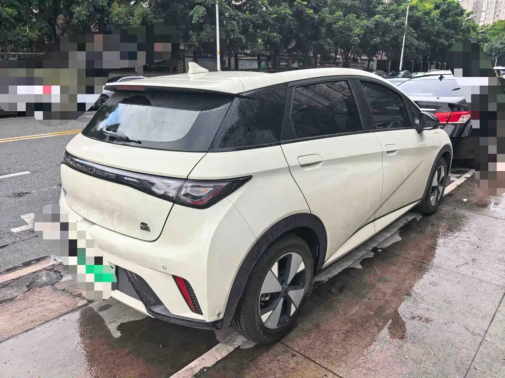 BYD Dolphin 2023