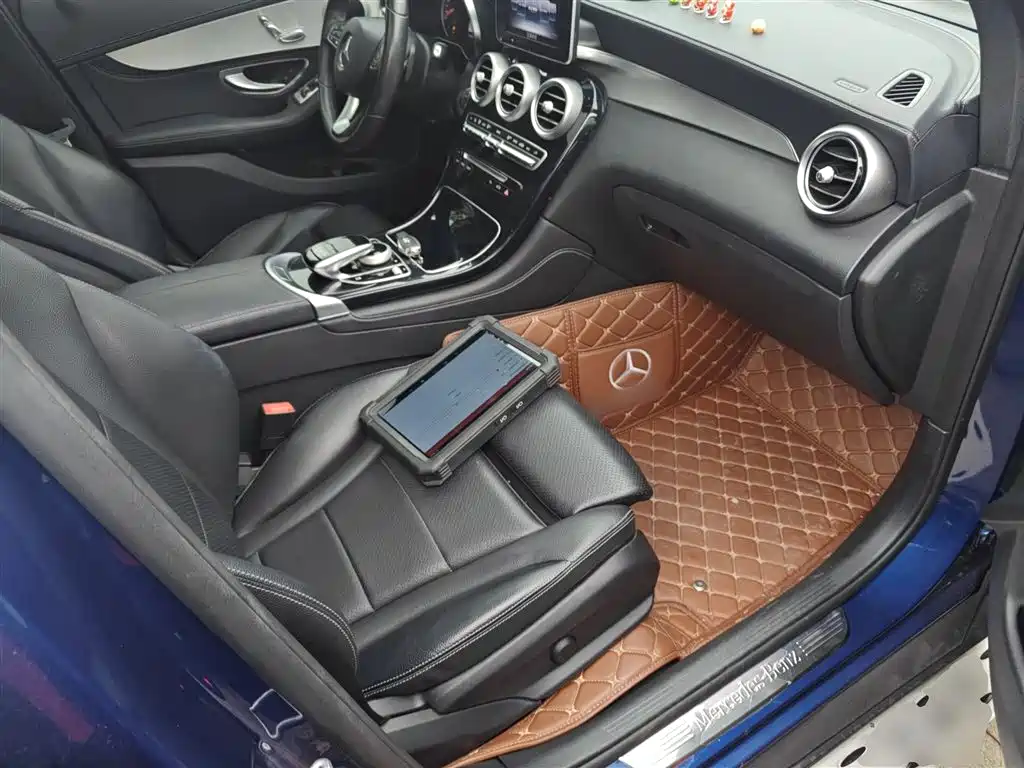 Mercedes-Benz GLC 2018 — фото 20