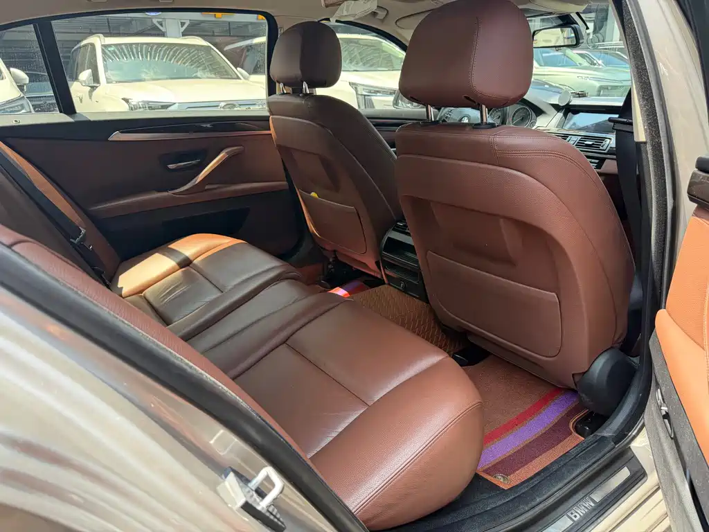 BMW 5 Series 2016 — фото 10