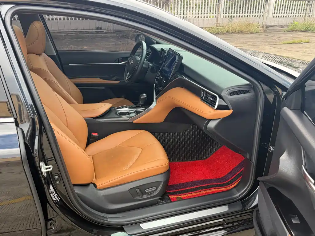 Toyota Camry 2021 — фото 13