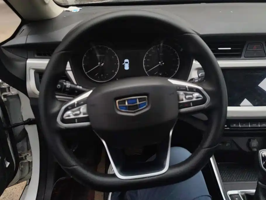Geely Vision X3 2019 — фото 15