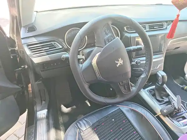 Peugeot 408 2015