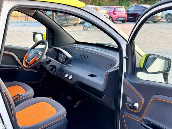 Baojun E100 2020