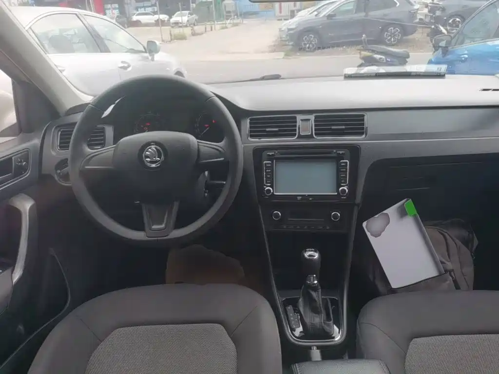 Skoda Rapid Spaceback 2016 — фото 10