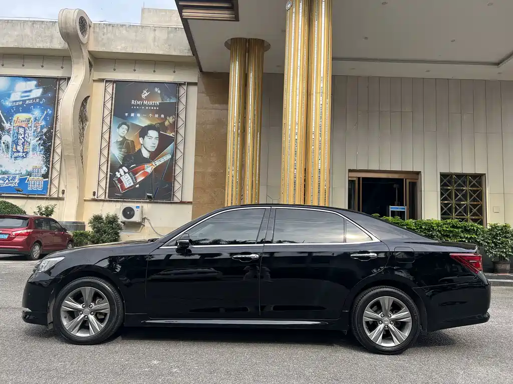 Toyota Crown 2016 — фото 14