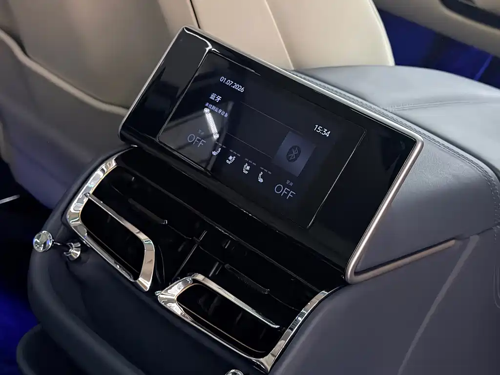 Bentley Flying Spur 2023 — фото 15