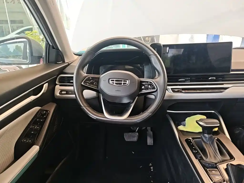 Geely Emgrand 2023 — фото 11
