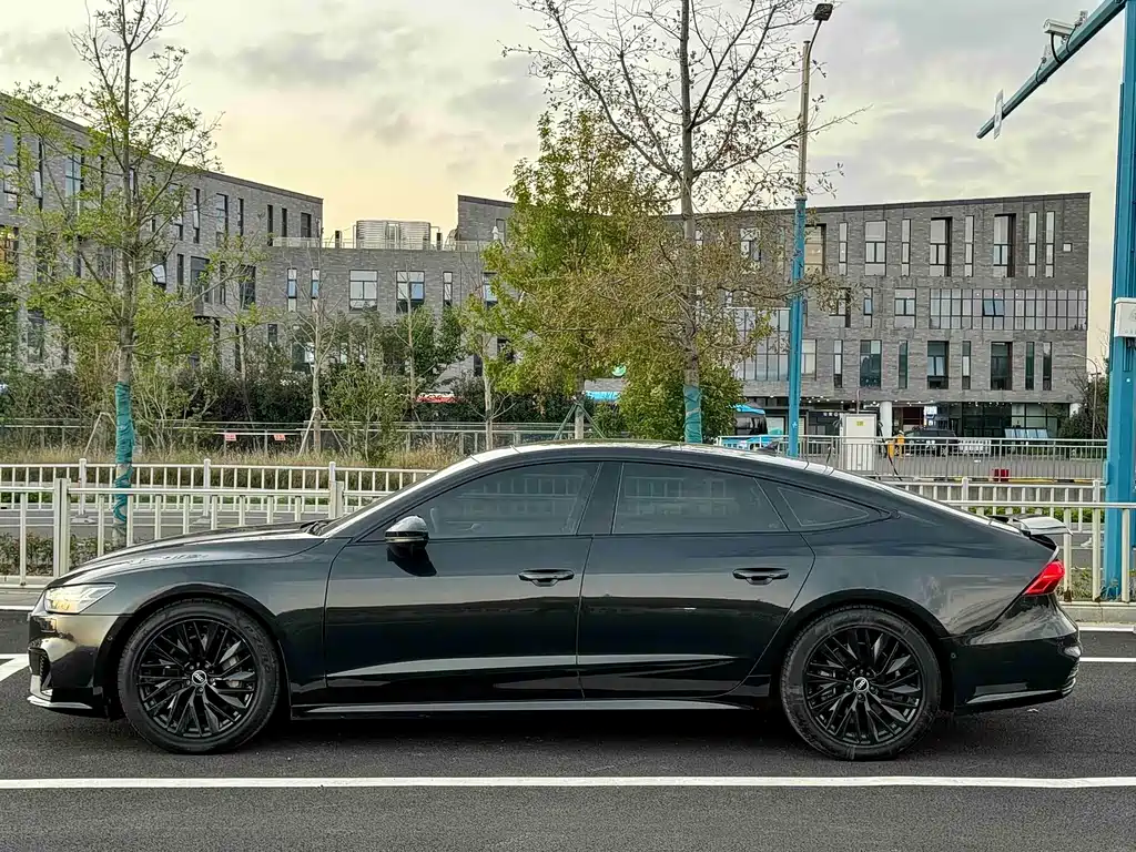 Audi A7 2021 — фото 11
