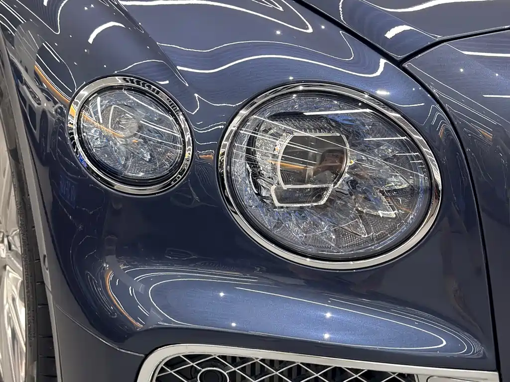 Bentley Flying Spur 2023 — фото 10