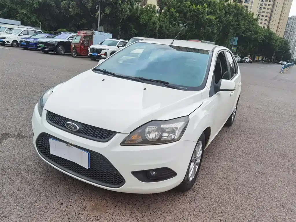 Ford Focus 2014 — фото 1