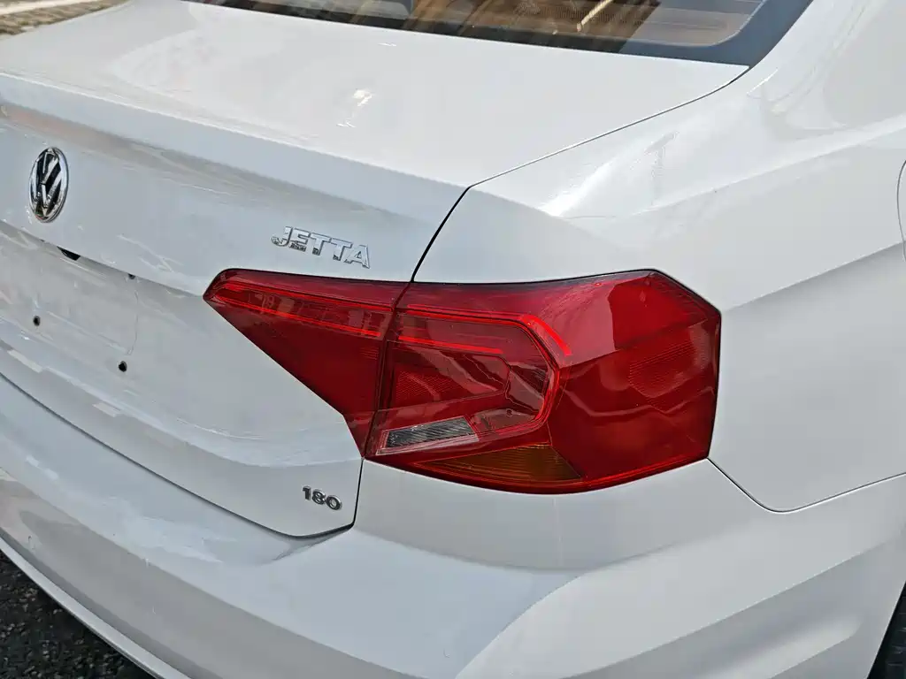 Volkswagen Jetta 2019 — фото 16
