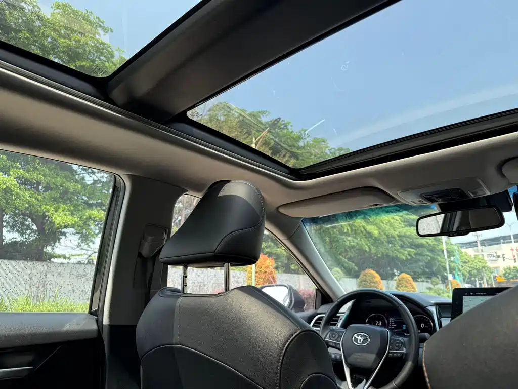Toyota Camry 2022 — фото 22