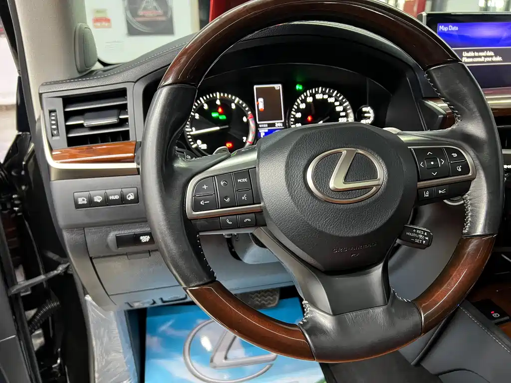 Lexus LX 2020 — фото 18
