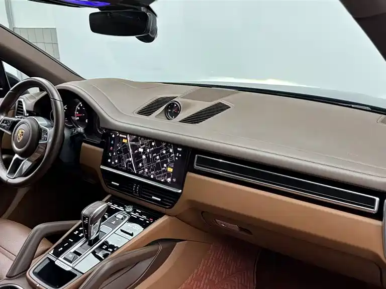 Porsche Cayenne 2023 — фото 11