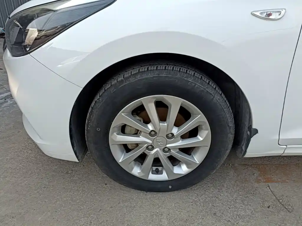 Hyundai Verna RV 2018 — фото 23