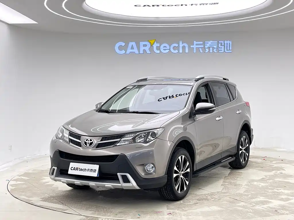 Toyota RAV4 2015 — фото 1