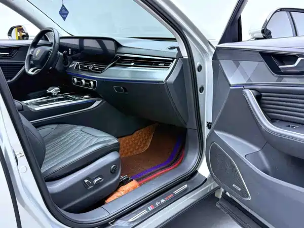 Hongqi HS5 2024