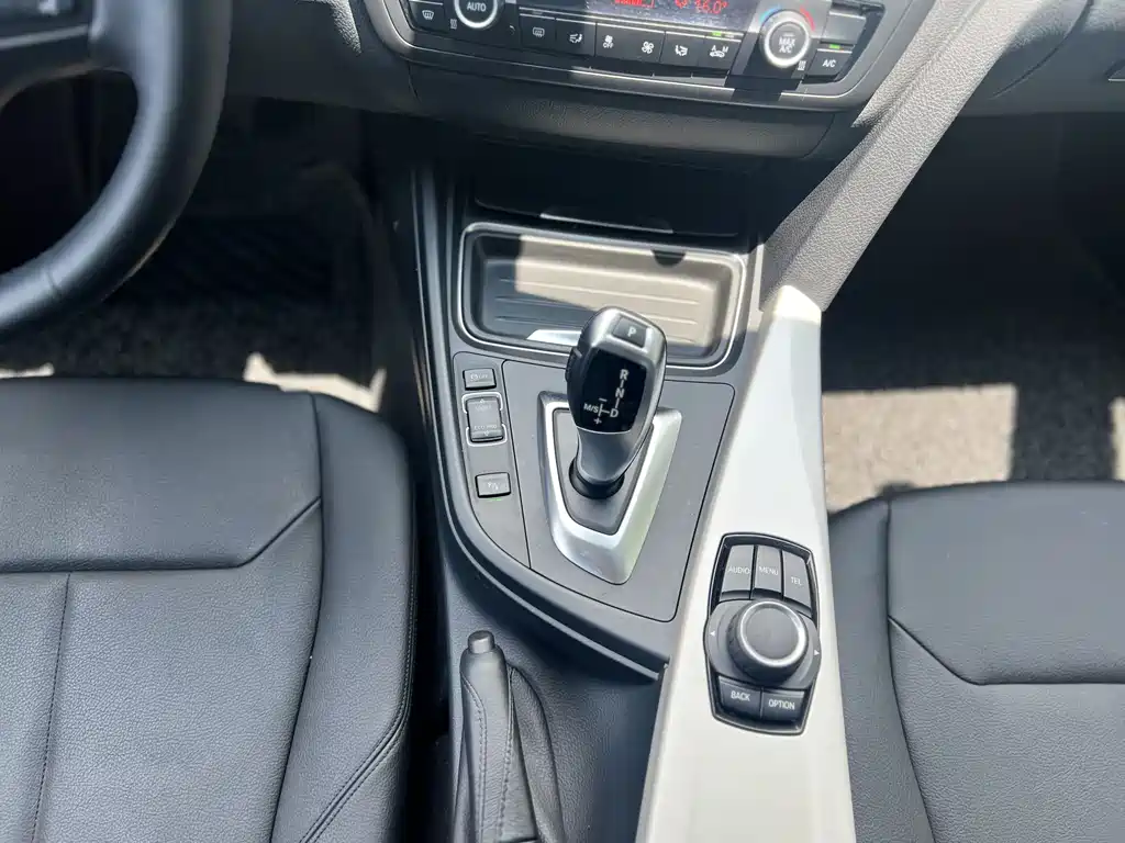 BMW 3 Series 2015 — фото 21
