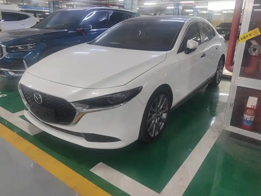 Mazda 3 Axela 2022