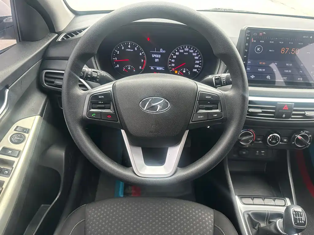 Hyundai Elantra 2017 — фото 8