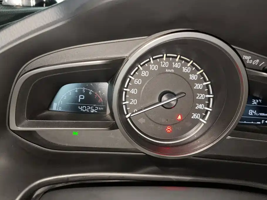 Mazda 3 Axela 2017 — фото 14