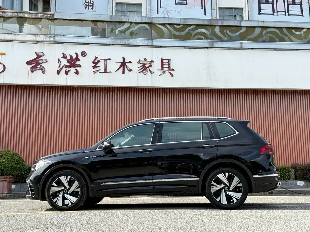 Volkswagen Tiguan L 2023