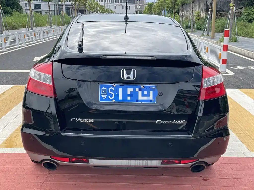 Honda Crosstour 2013 — фото 13