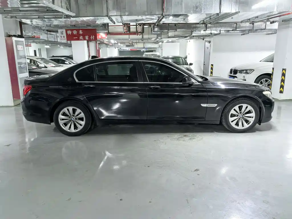 BMW 7 Series 2011 — фото 4